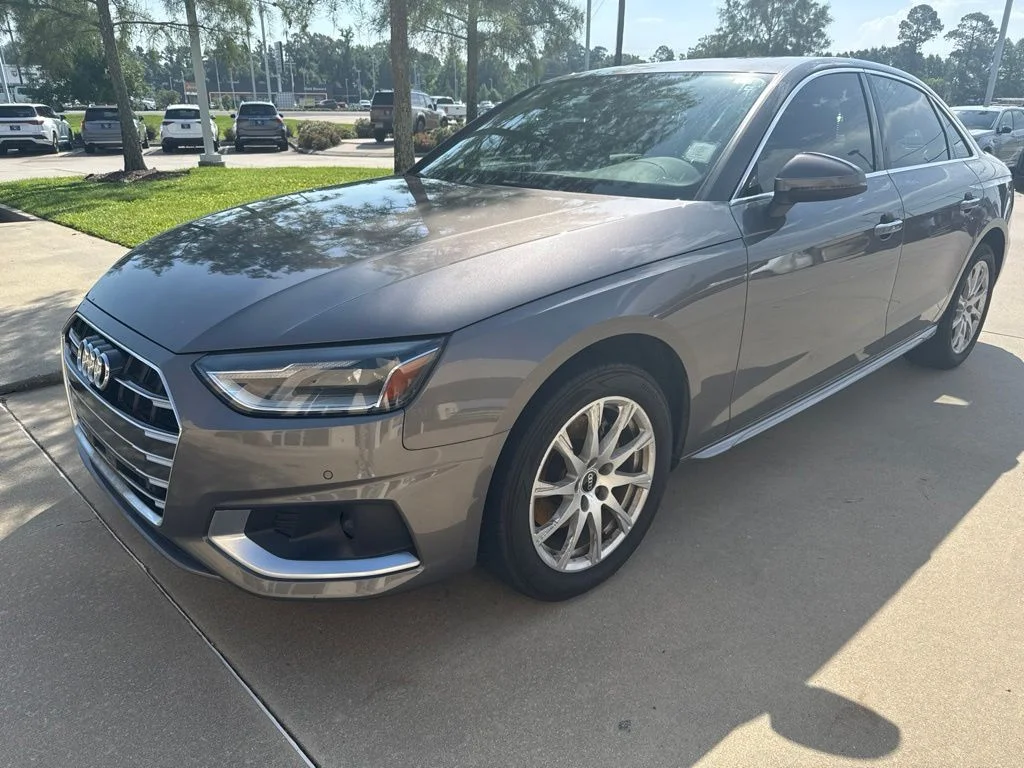 2021 Audi A4 40 quattro S tronic Premium's photo
