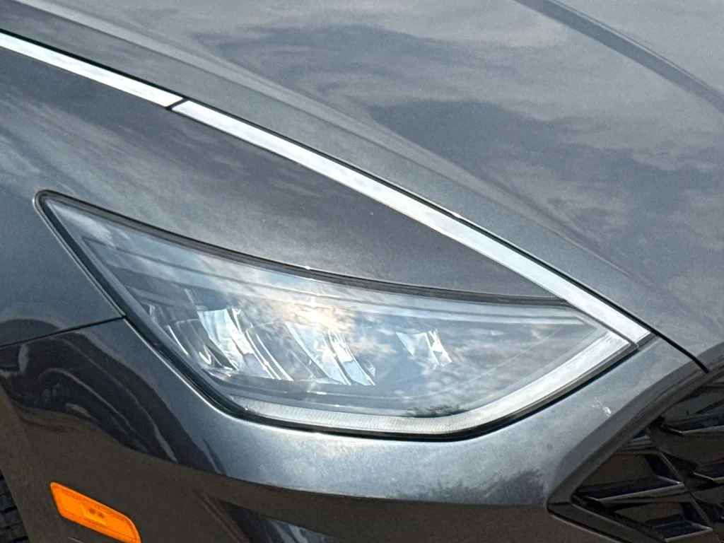 Used 2021 Gray Hyundai SEL image 4