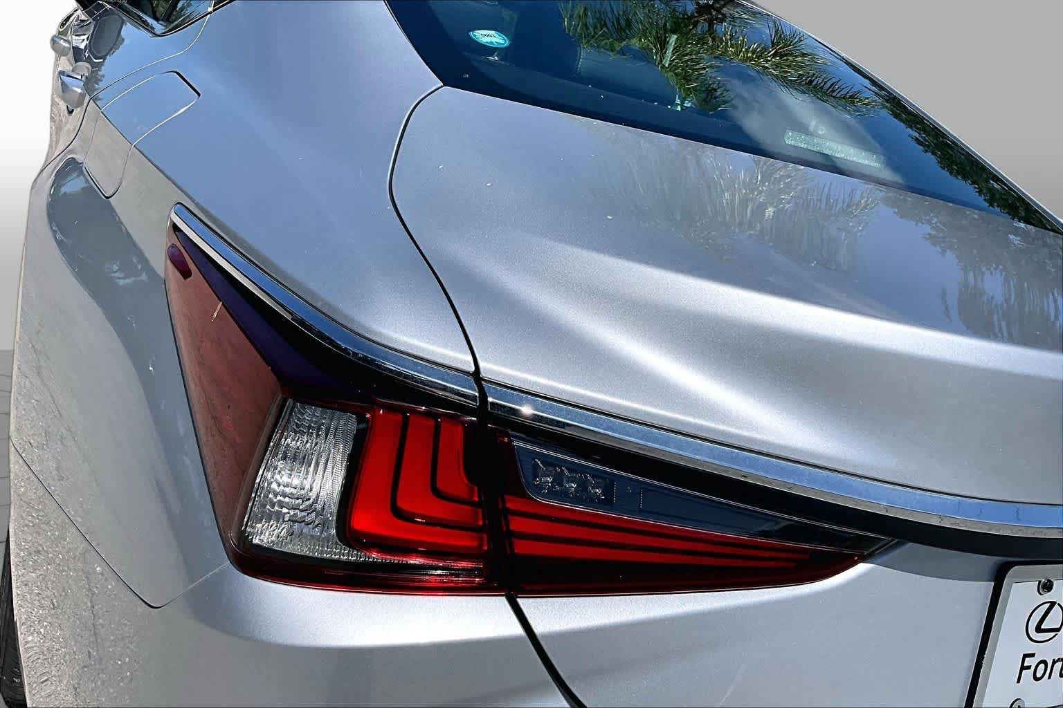 Used 2019 Silver Lining Metallic Lexus  image 29
