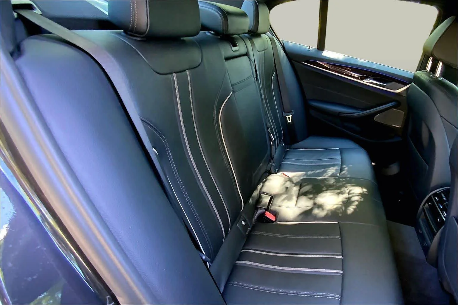 Used 2017 Dark Graphite Metallic BMW 540i xDrive image 19