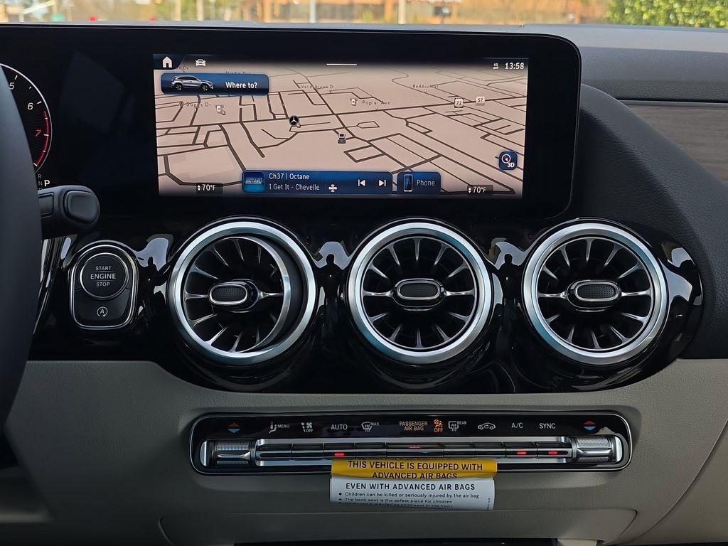 New 2026 Polar White Mercedes-Benz GLA 250 image 24