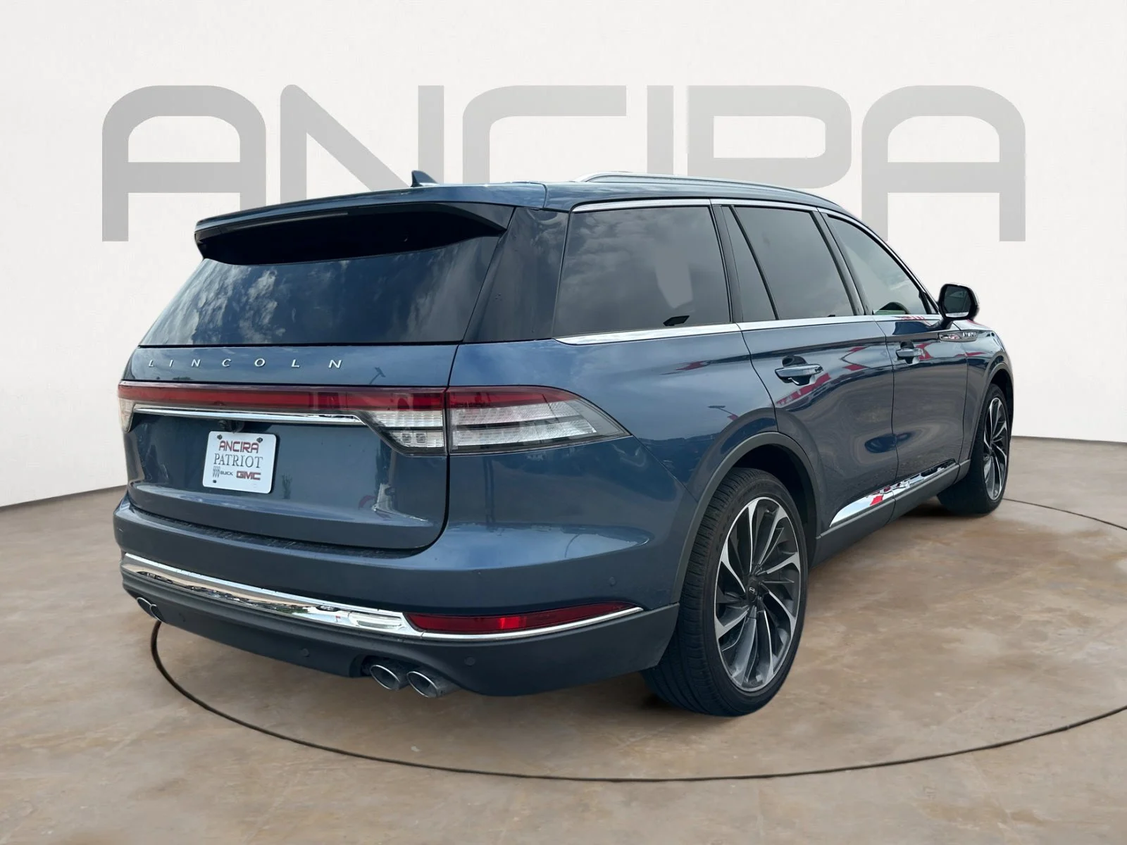 Used 2020 Blue Diamond Metallic Lincoln Reserve image 10
