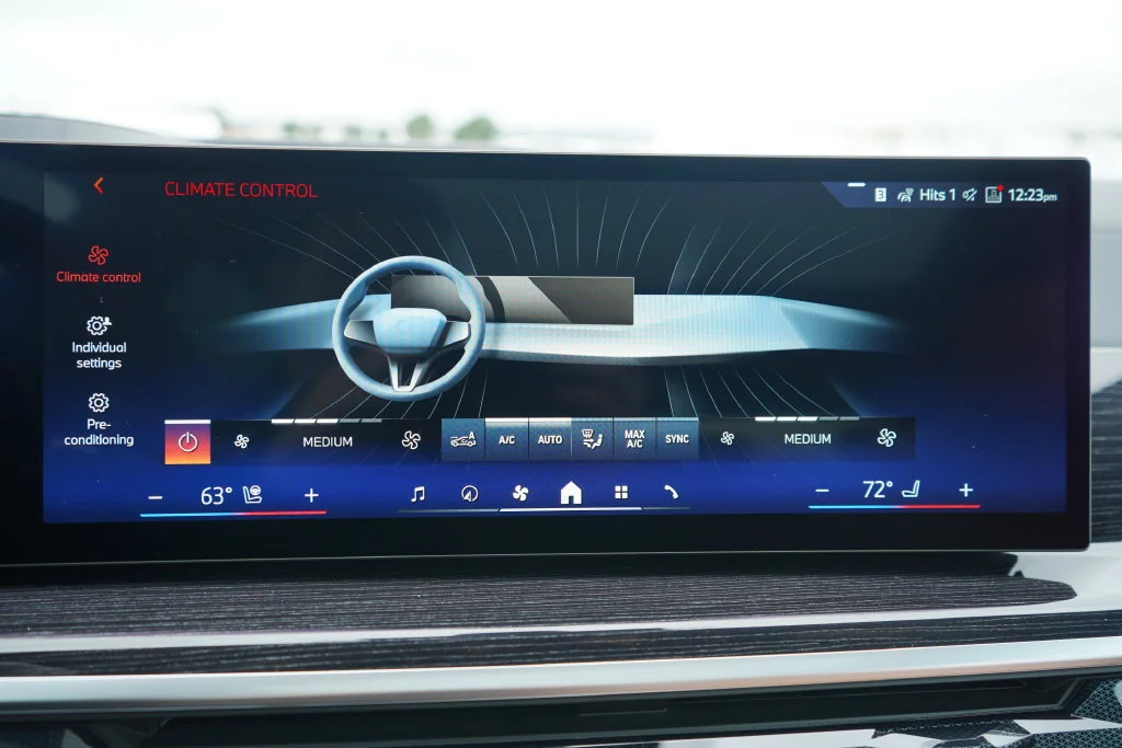 Used 2026 Black BMW xDrive40i image 17