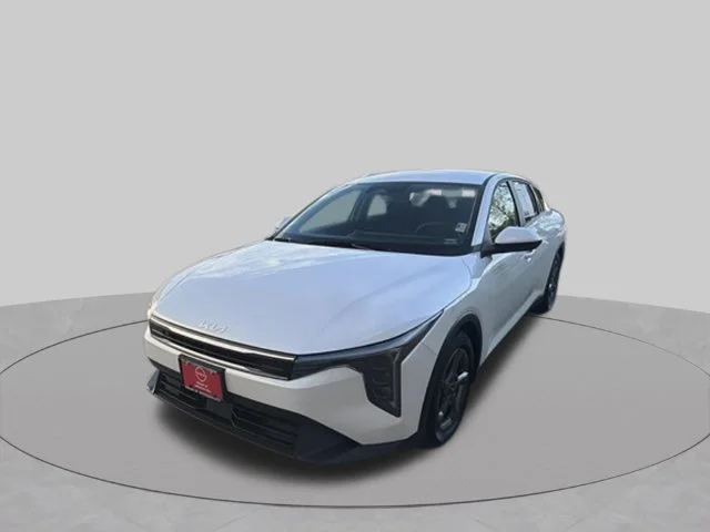 Used 2025 White Kia LXS image 10