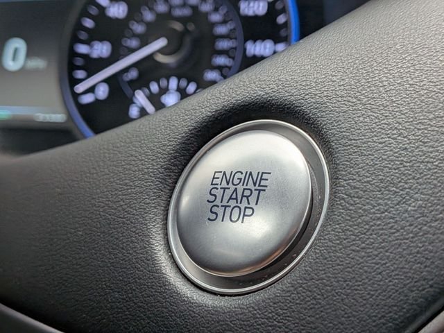 Used 2022 Black Hyundai SEL image 17