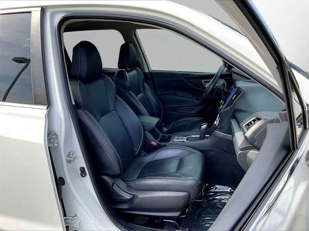 Used 2021 Crystal White Pearl Subaru Limited image 34