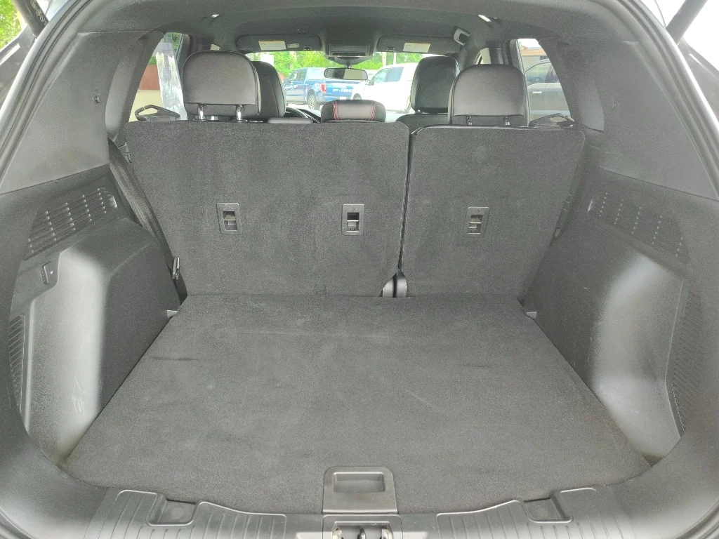 Used 2024 Carbonized Gray Metallic Ford ST-Line image 13