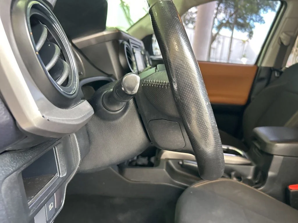 Used 2019 Silver Toyota SR5 image 33