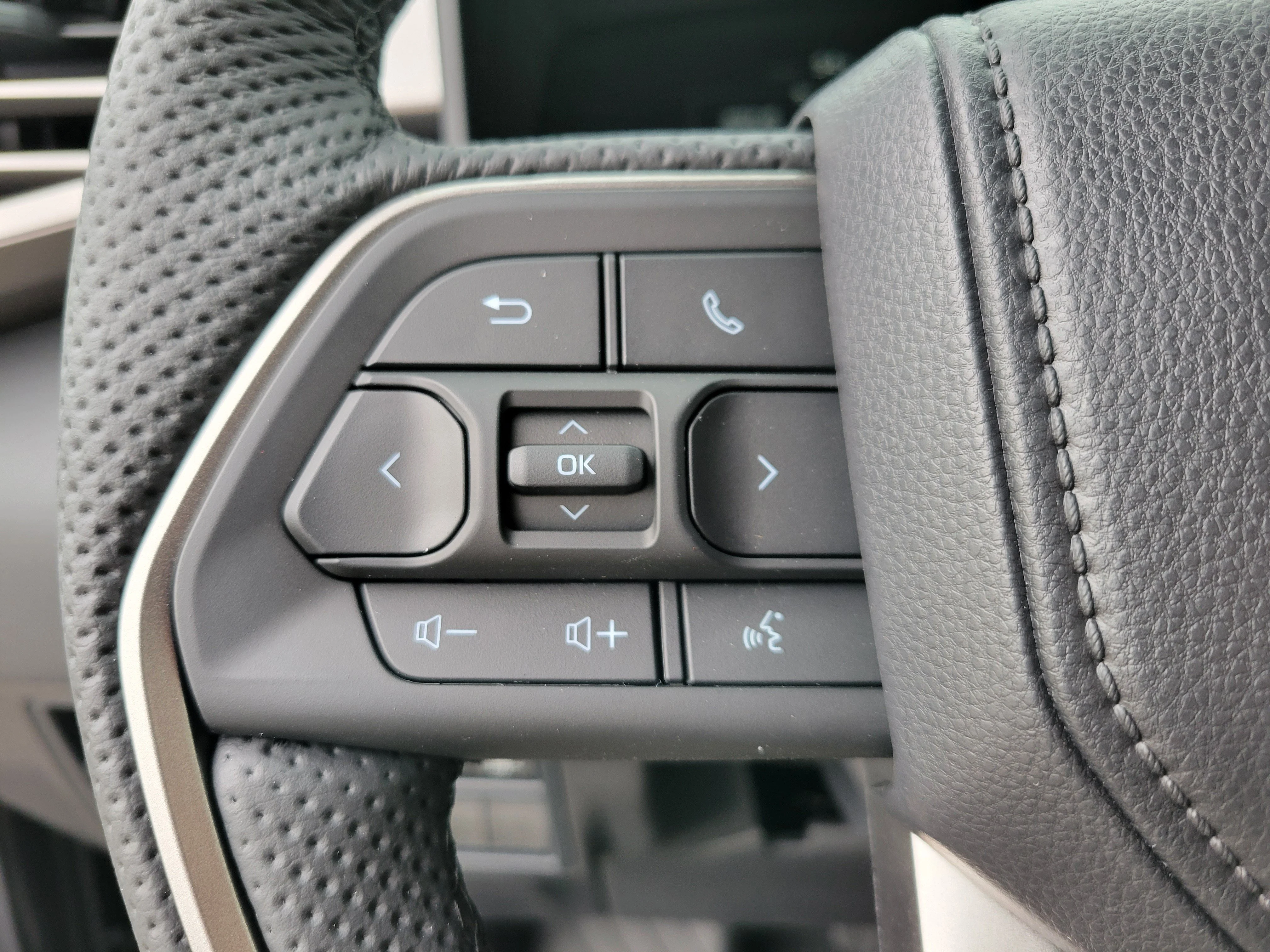 2026 Toyota Tundra Limited - Photo 10