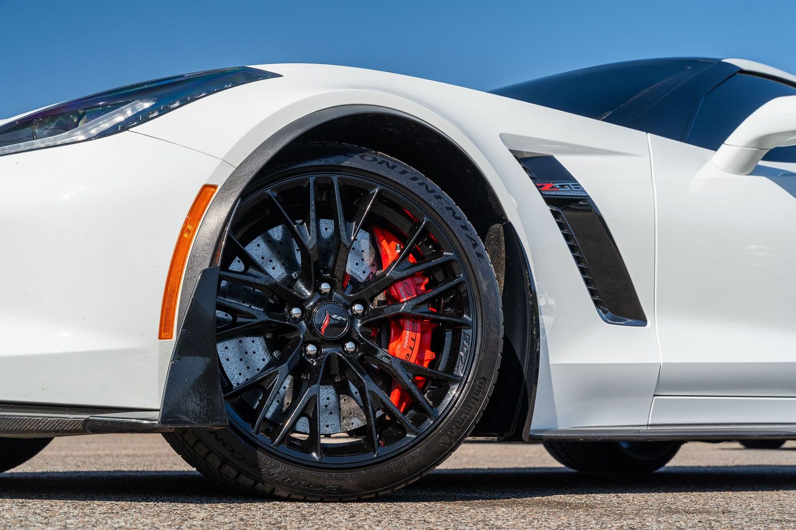 Used 2019 White Chevrolet Z06 image 3