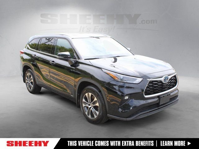 Used 2022 Black Toyota XLE image 1