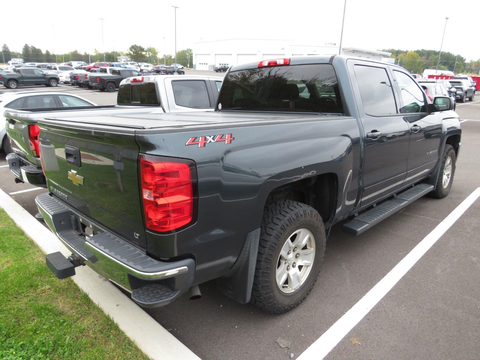 Used 2018 Graphite Metallic Chevrolet LT image 8