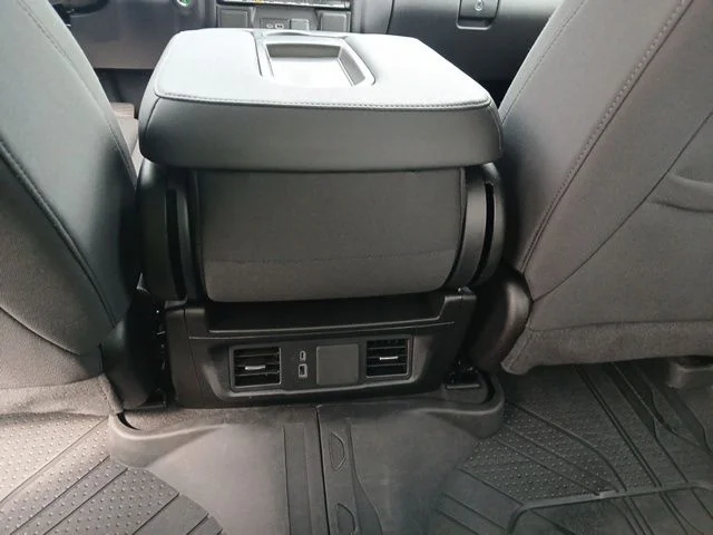 Used 2025 White Chevrolet Custom image 15
