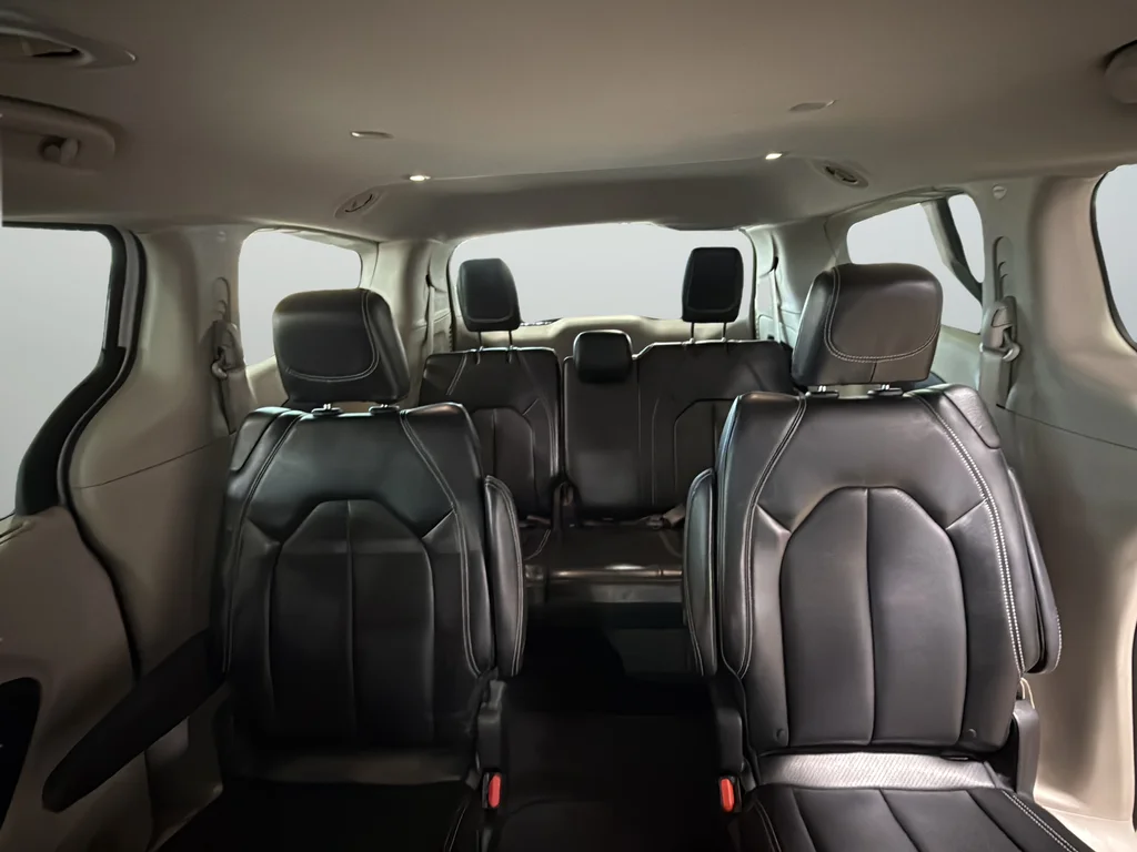 Used 2023 White Chrysler Touring L image 22