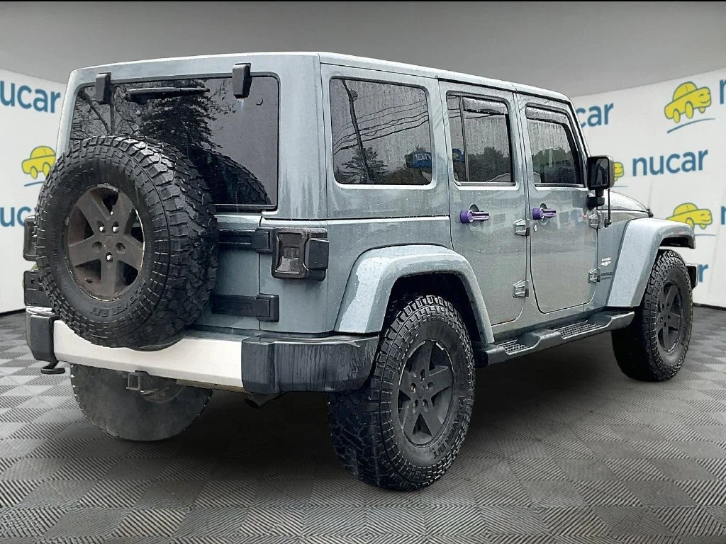 Used 2015 Anvil Clear Coat Jeep Unlimited Sahara image 6