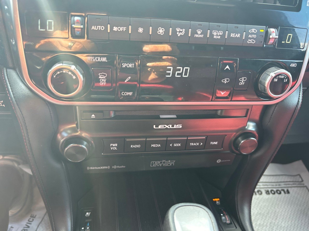 2023 Lexus GX LUXURY - Photo 13