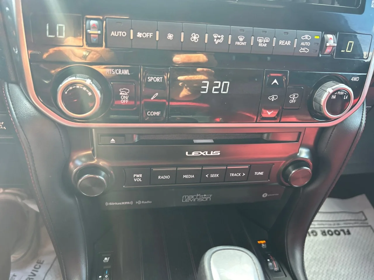 Used 2023  Lexus GX 460 Luxury image 13