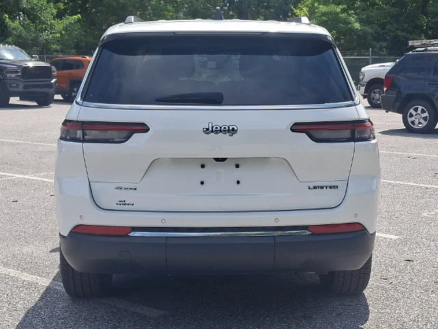 Used 2023 White Jeep Limited image 3