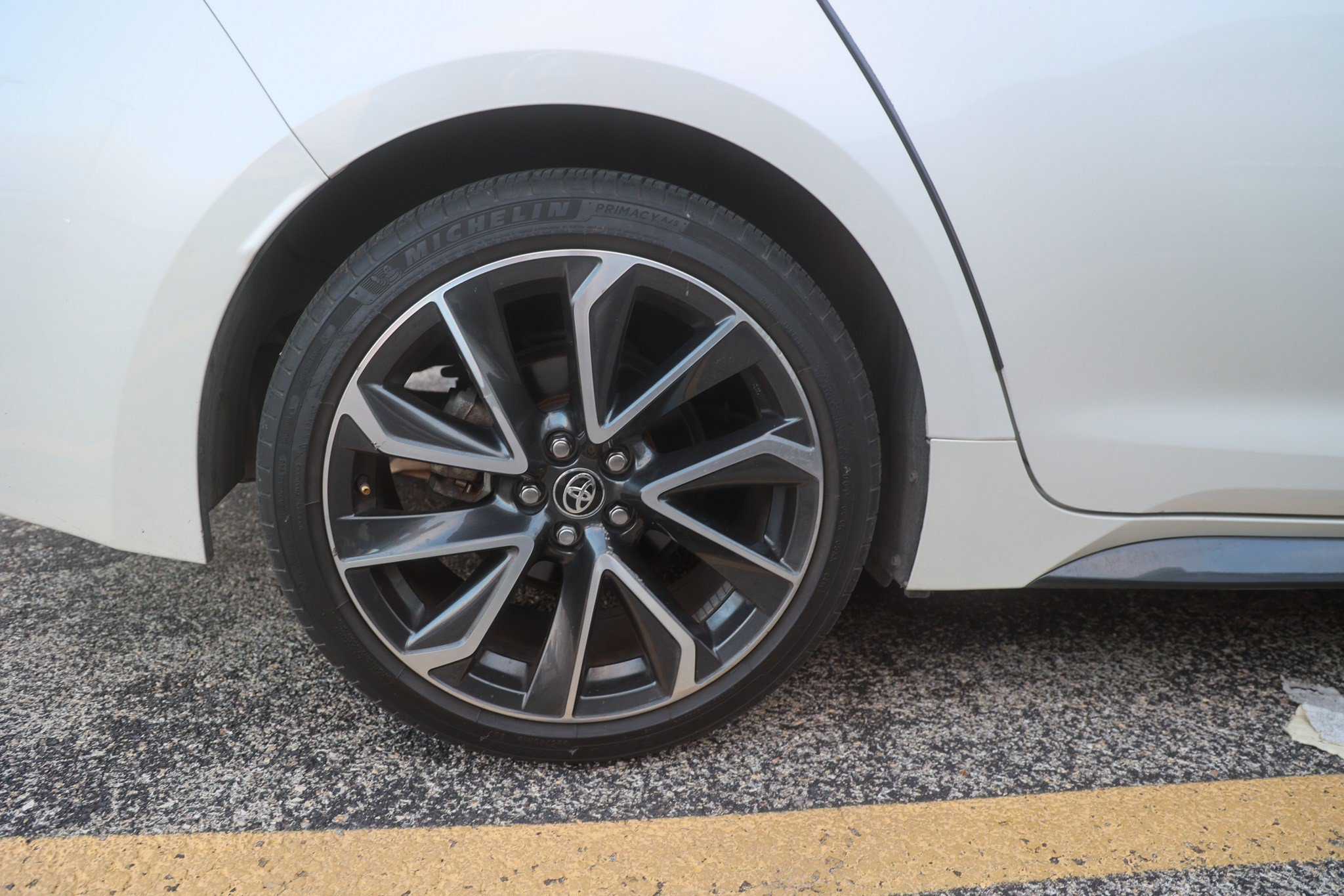 Used 2020 White Toyota SE image 12