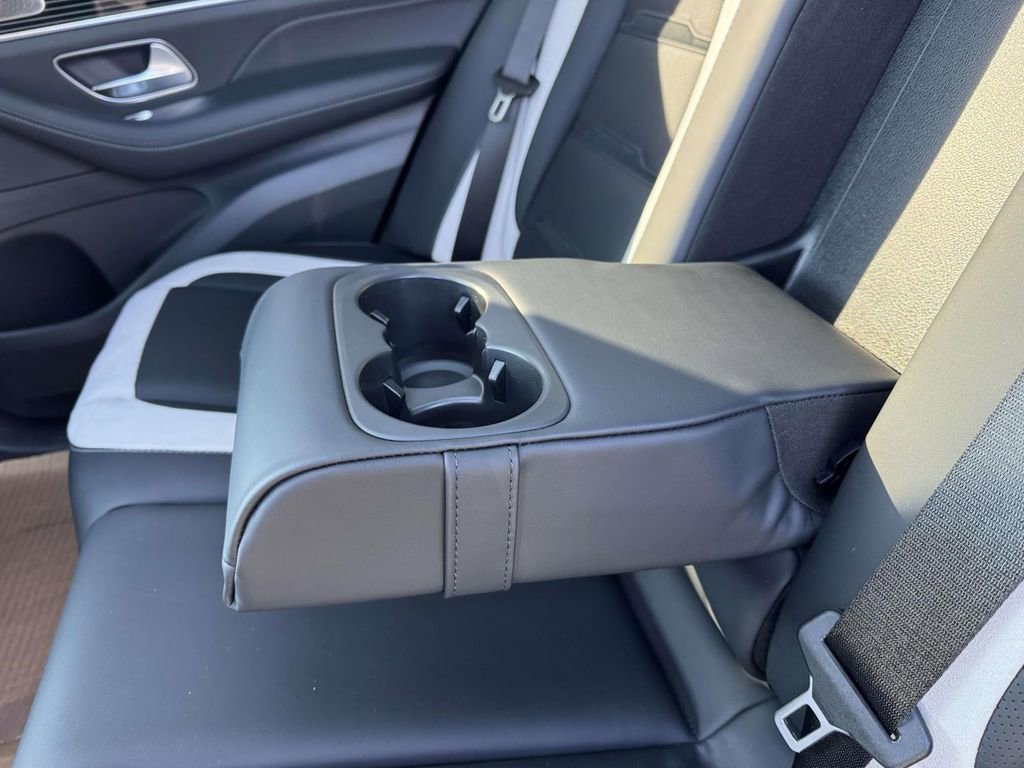 New 2026 MANUFAKTUR Alpine Grey Mercedes-Benz GLE 63 S AMG® image 32