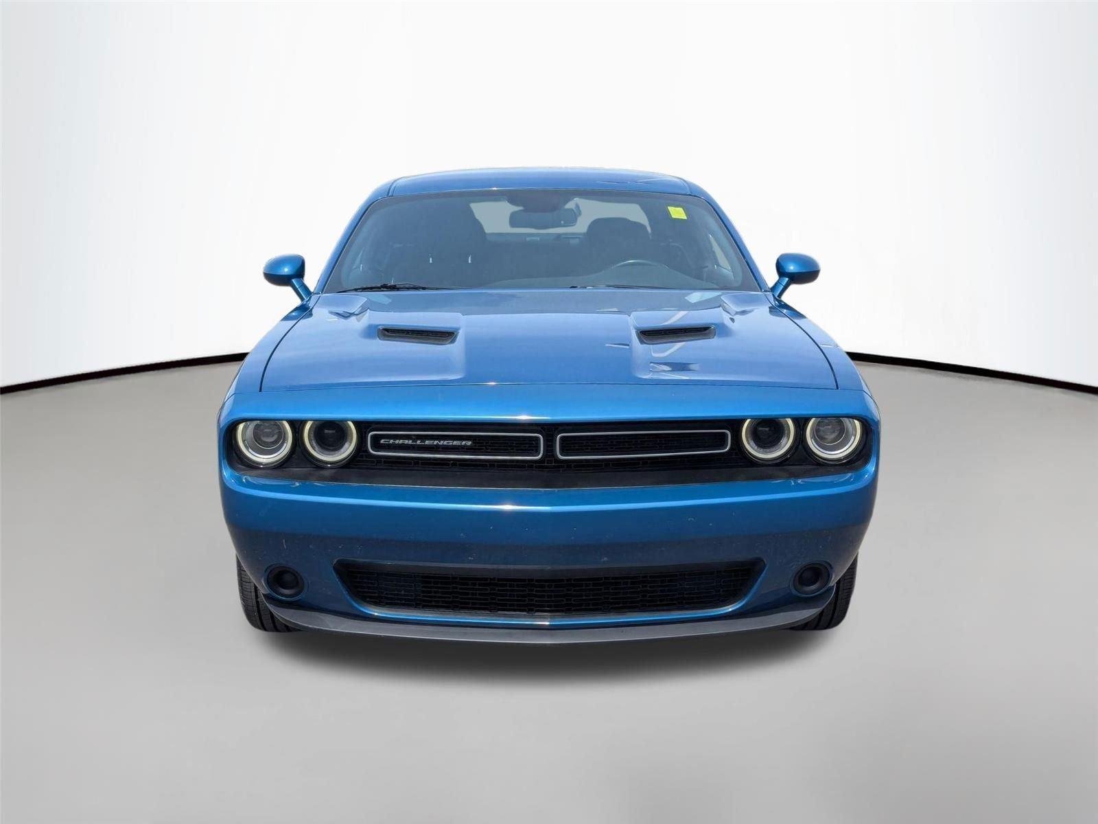 Used 2022 Frostbite Dodge SXT image 3
