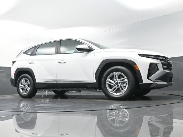 New 2026 White Hyundai SE FWD image 33