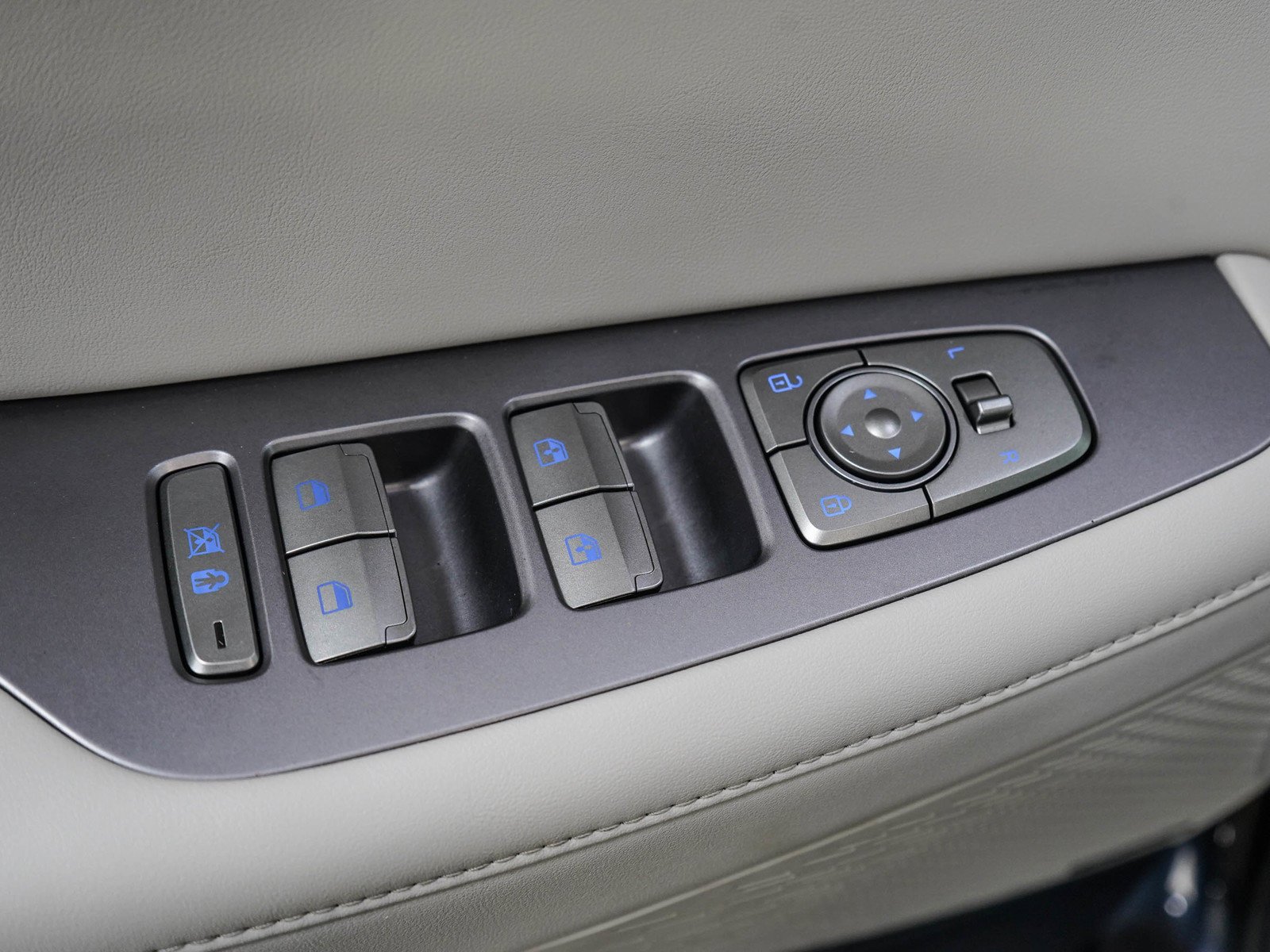 2024 Hyundai Palisade Limited - Photo 23
