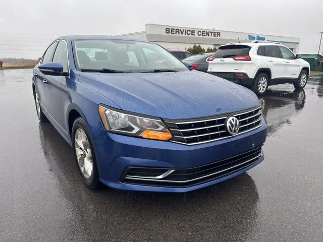 2017 Volkswagen Passat 1.8T S Auto's photo