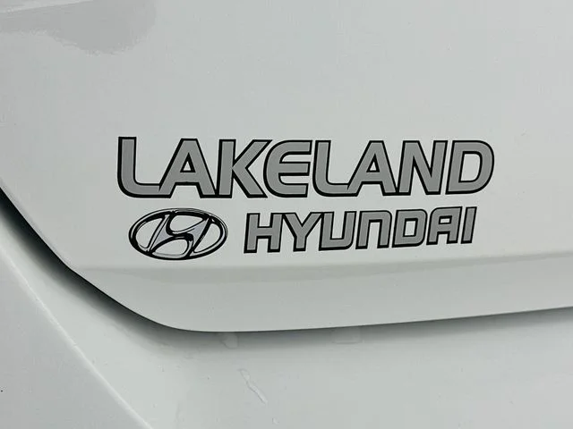 New 2026 Hyundai ELANTRA SE