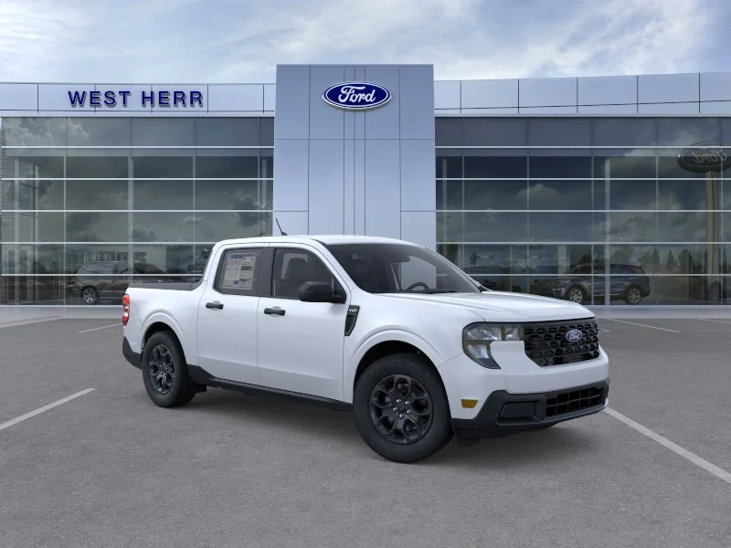 New 2025 Space White Metallic Ford XLT image 7