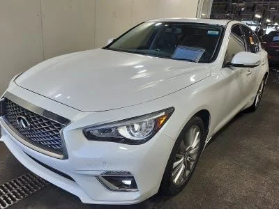 Used 2024 Majestic White INFINITI LUXE image 2