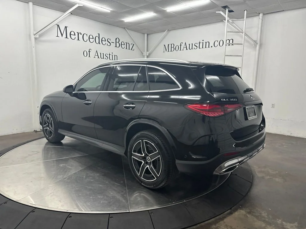 New 2026 Black Mercedes-Benz GLC 300 image 5