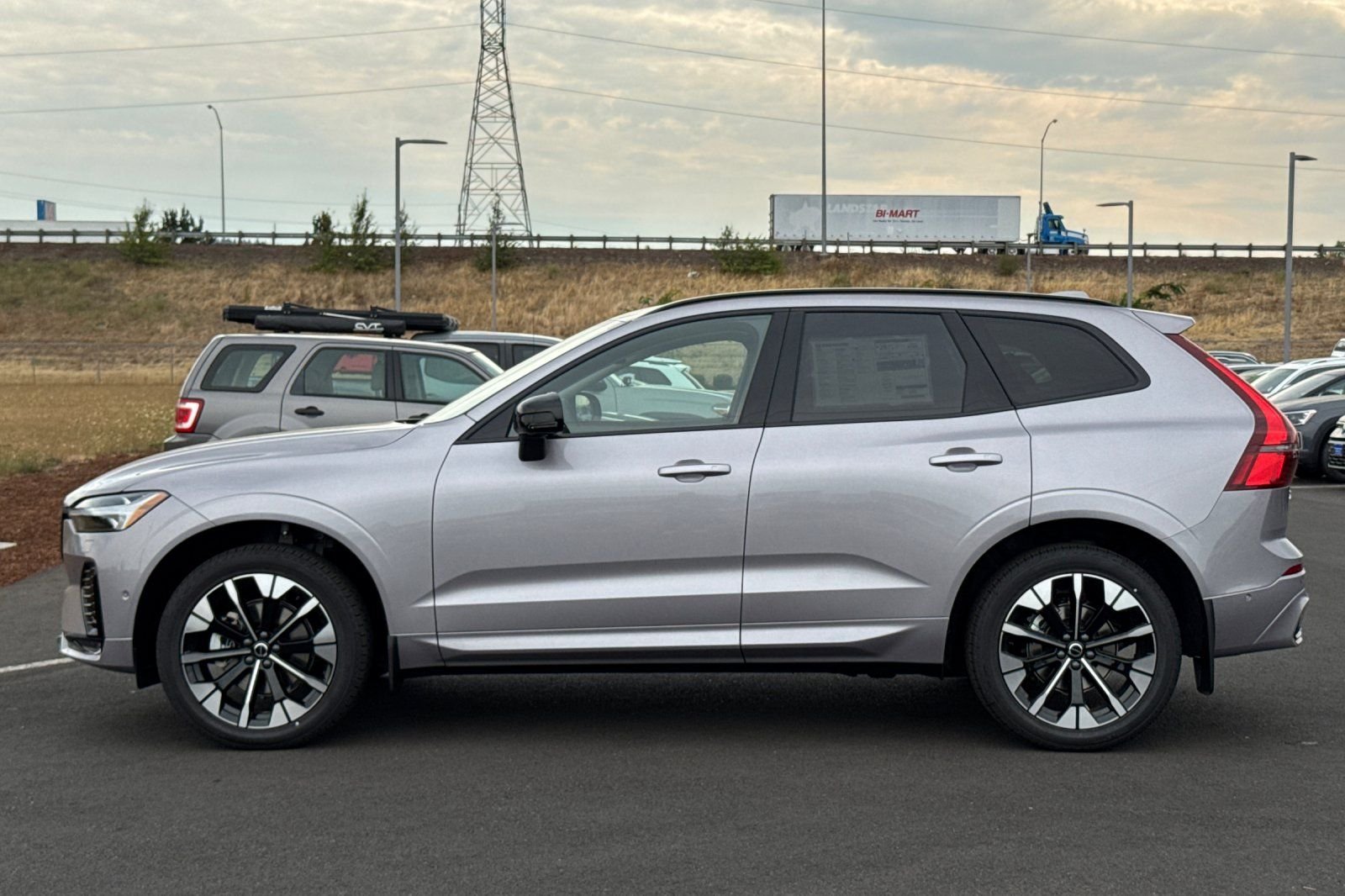 2026 Volvo XC60 Plus - Photo 6