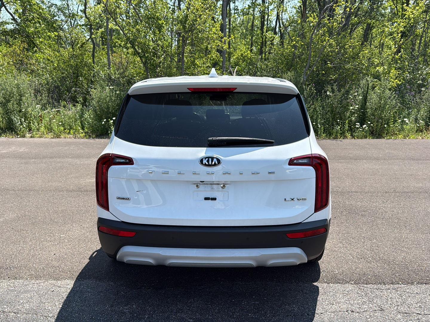Used 2021 Snow White Pearl Kia LX image 4