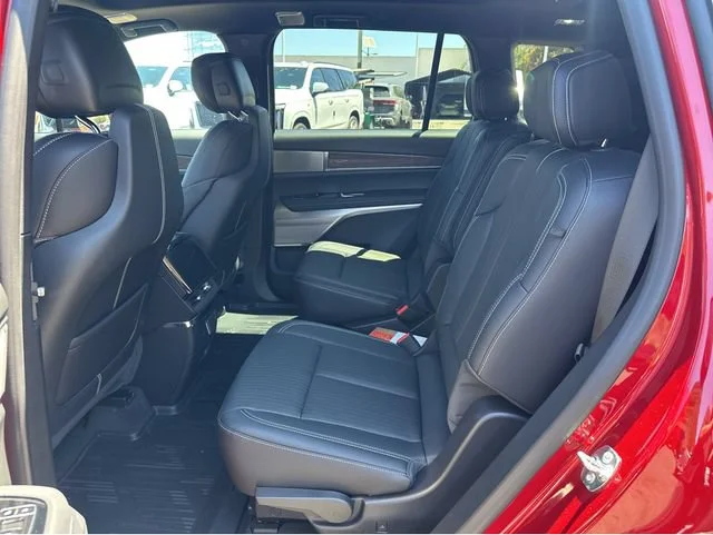 2027 Cadillac VISTIQ Sport - Photo 27