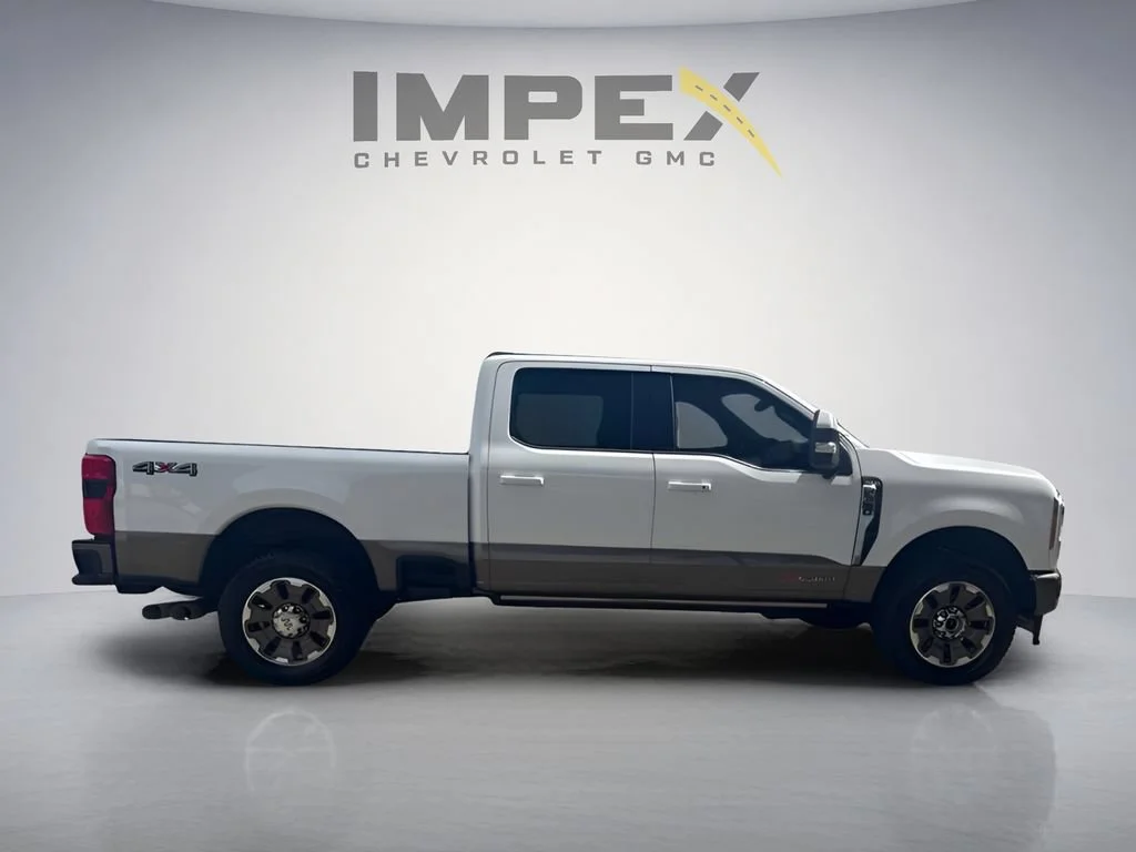 Used 2023  Ford XL image 6