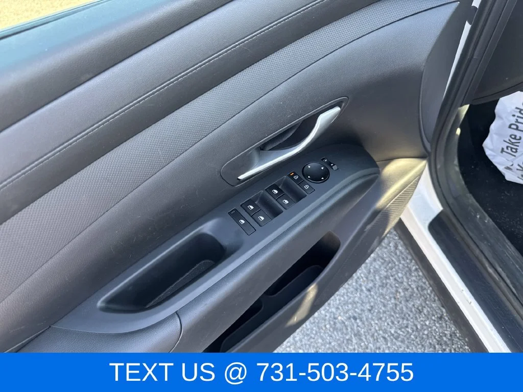 Used 2025 White Hyundai SEL image 12