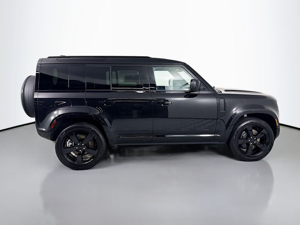 New 2026 Santorini Black Land Rover X-Dynamic SE image 8