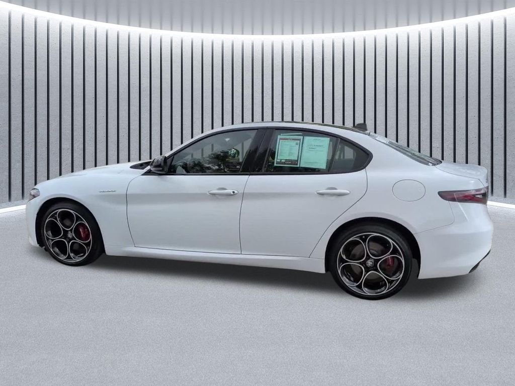 Used 2024 White Alfa Romeo Veloce image 16