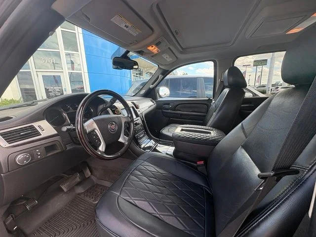 Used 2007 Black Raven Cadillac Base image 8