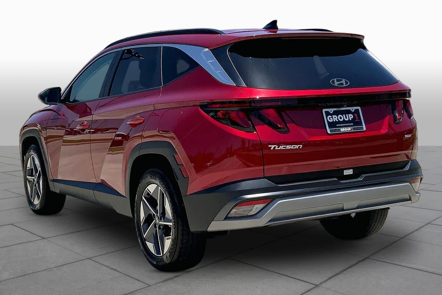 Used 2025 Ultimate Red Hyundai SEL image 12