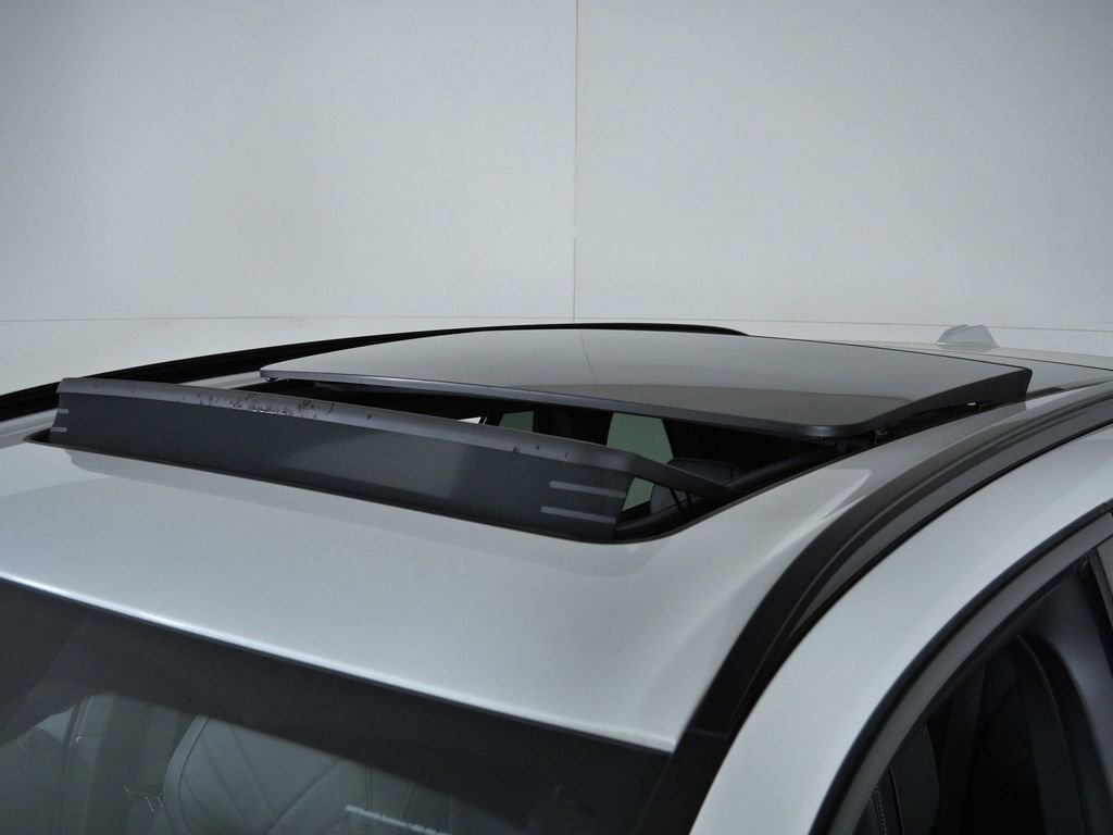 2026 BMW X5 M60i - Photo 18