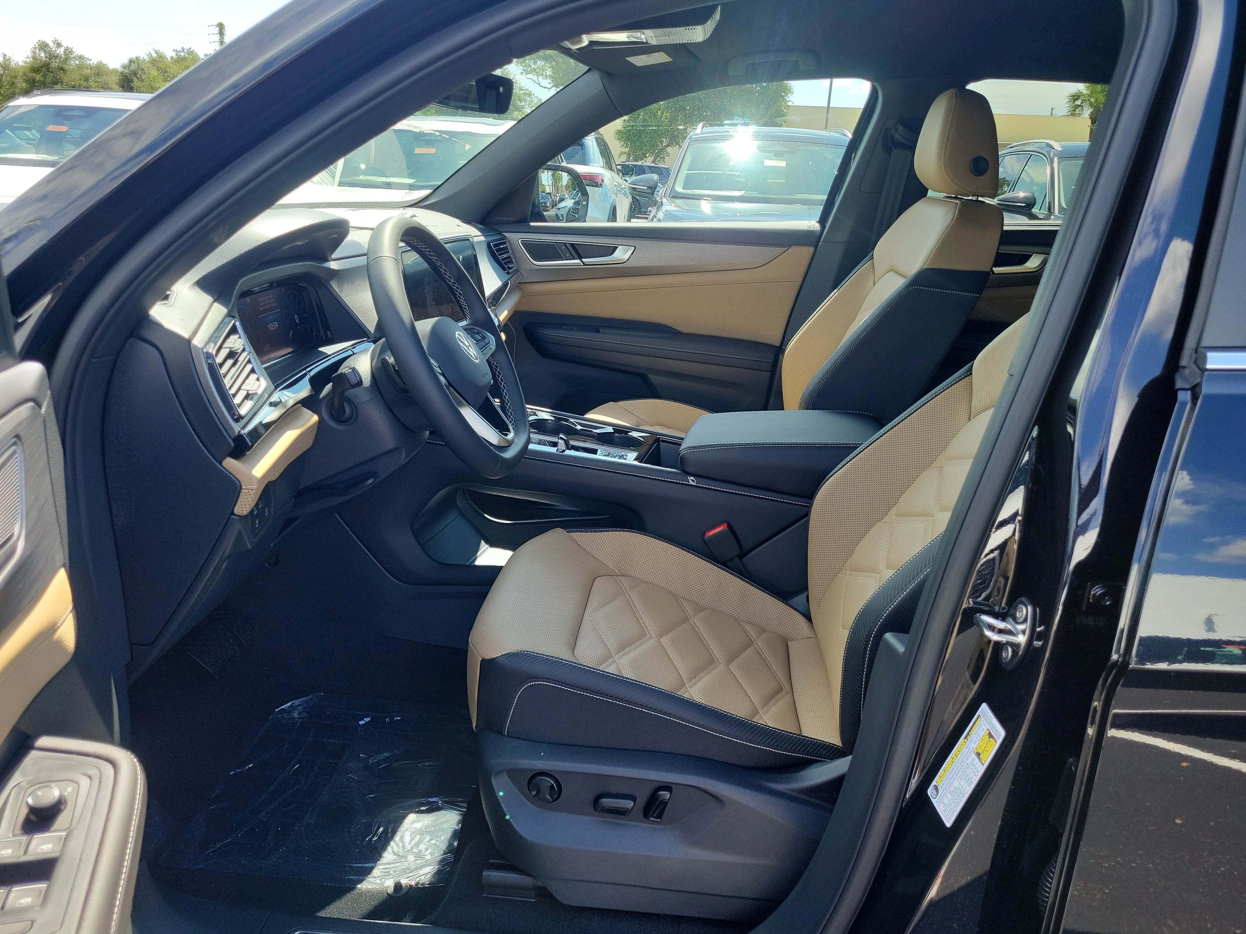 New 2026 Black Volkswagen SE w/Technology image 18