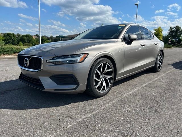 2020 Volvo S60 T6 Momentum