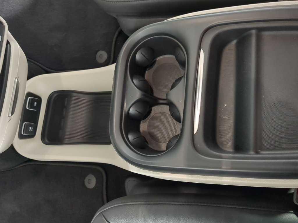 Used 2020 White Chrysler Touring L image 13