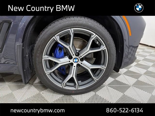 Used 2021 Arctic Grey Metallic BMW xDrive40i image 9