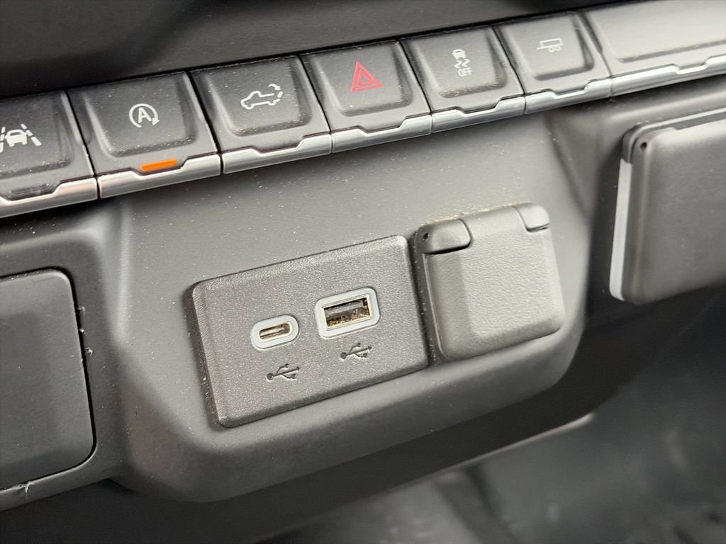 Used 2022 Black Chevrolet Custom image 19
