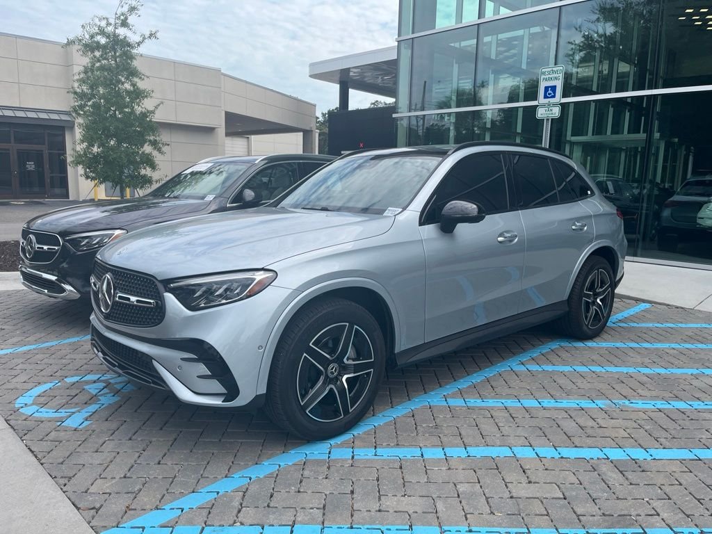 Used 2026 Silver Mercedes-Benz GLC 300 image 2