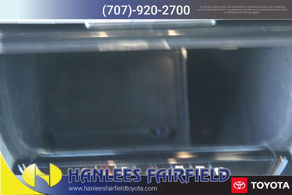Used 2022 White Jeep Series III image 26