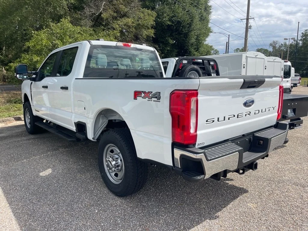 2026 Ford F-350 Super Duty XL - Photo 9